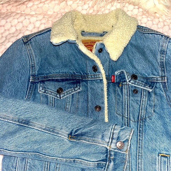 Original Sherpa Trucker Levi’s Jacket - Picture 3 of 5